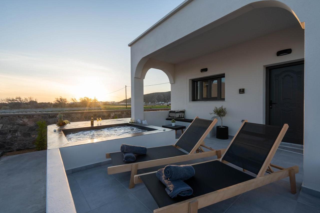 Almira Luxury Suites Perissa Exterior foto